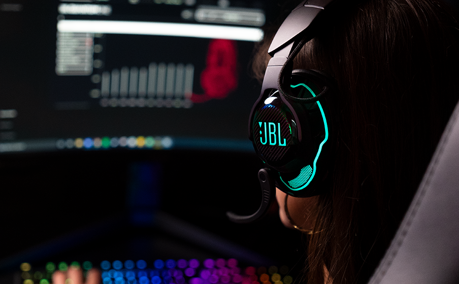 JBL Quantum 910 Wireless Få konkurransefortrinn med JBL QuantumSPATIAL 360™ på spillkonsollen ditt - Image