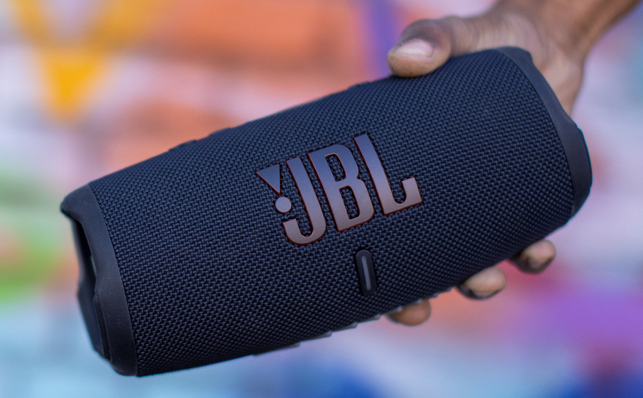 JBL Charge 5 | Bærbar vanntett høyttaler med lader
