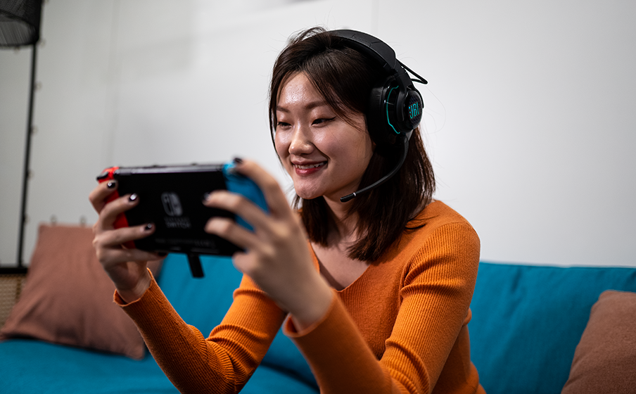 JBL Quantum 910 Wireless Vær inne i spillet med Hi-Res-sertifisert JBL QuantumSOUND Signature - Image